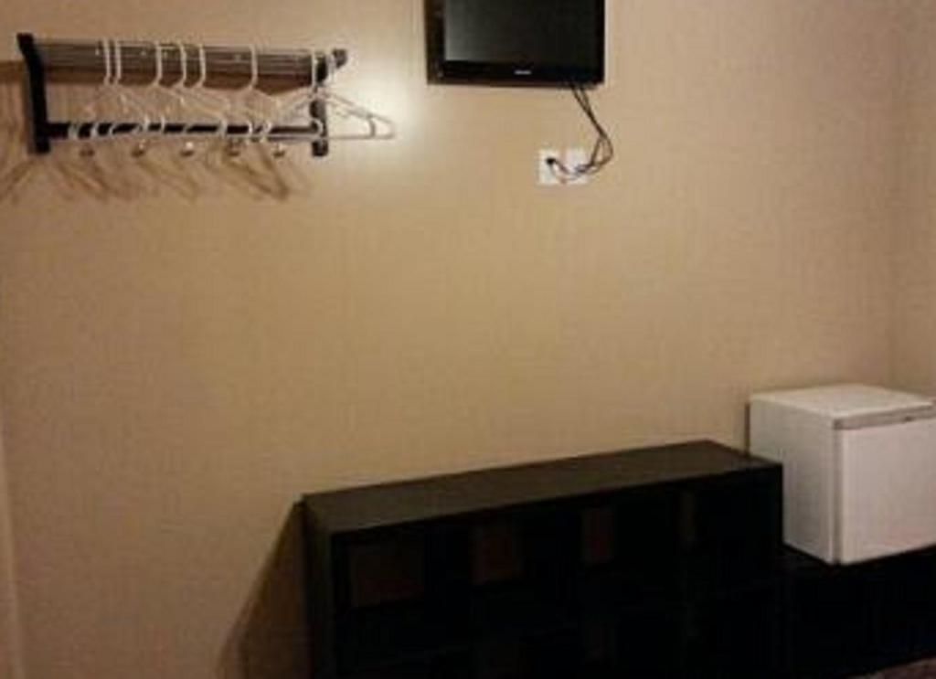 Camelot Inn At Honeyville Chambre photo